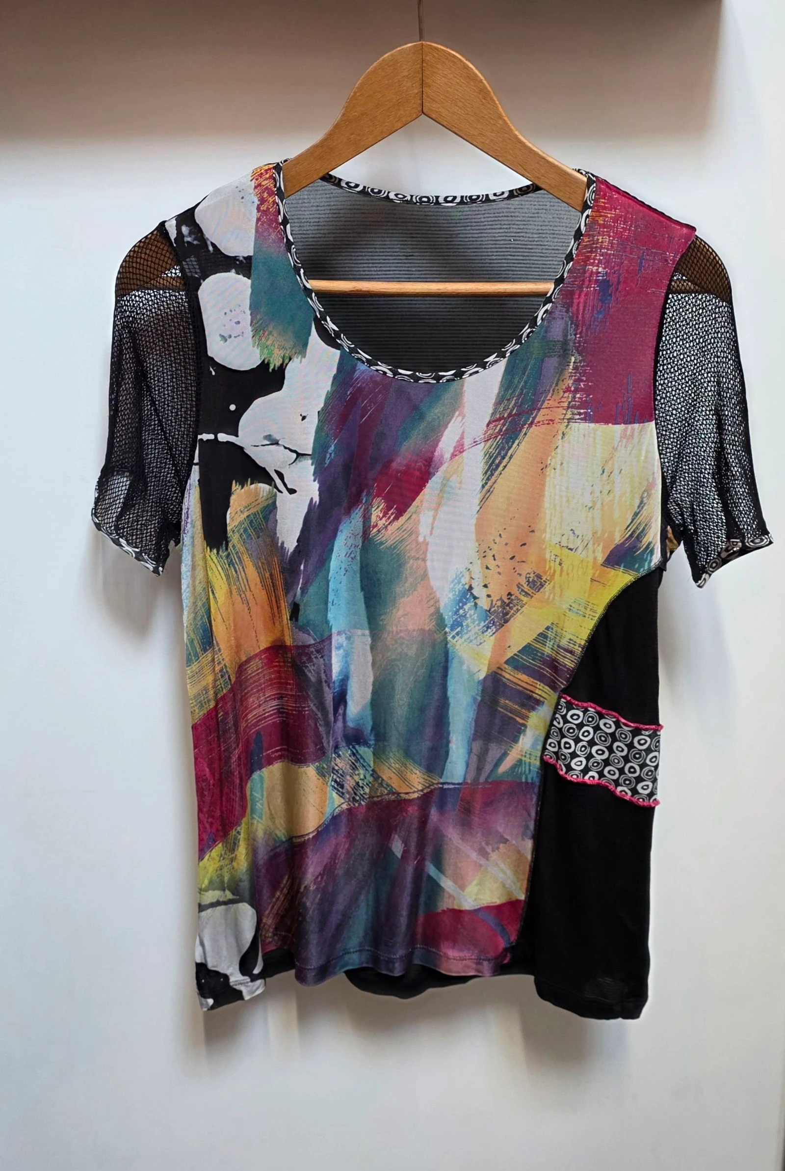 T-shirt multicolore graphique asymétrique taille 38/40 haut original